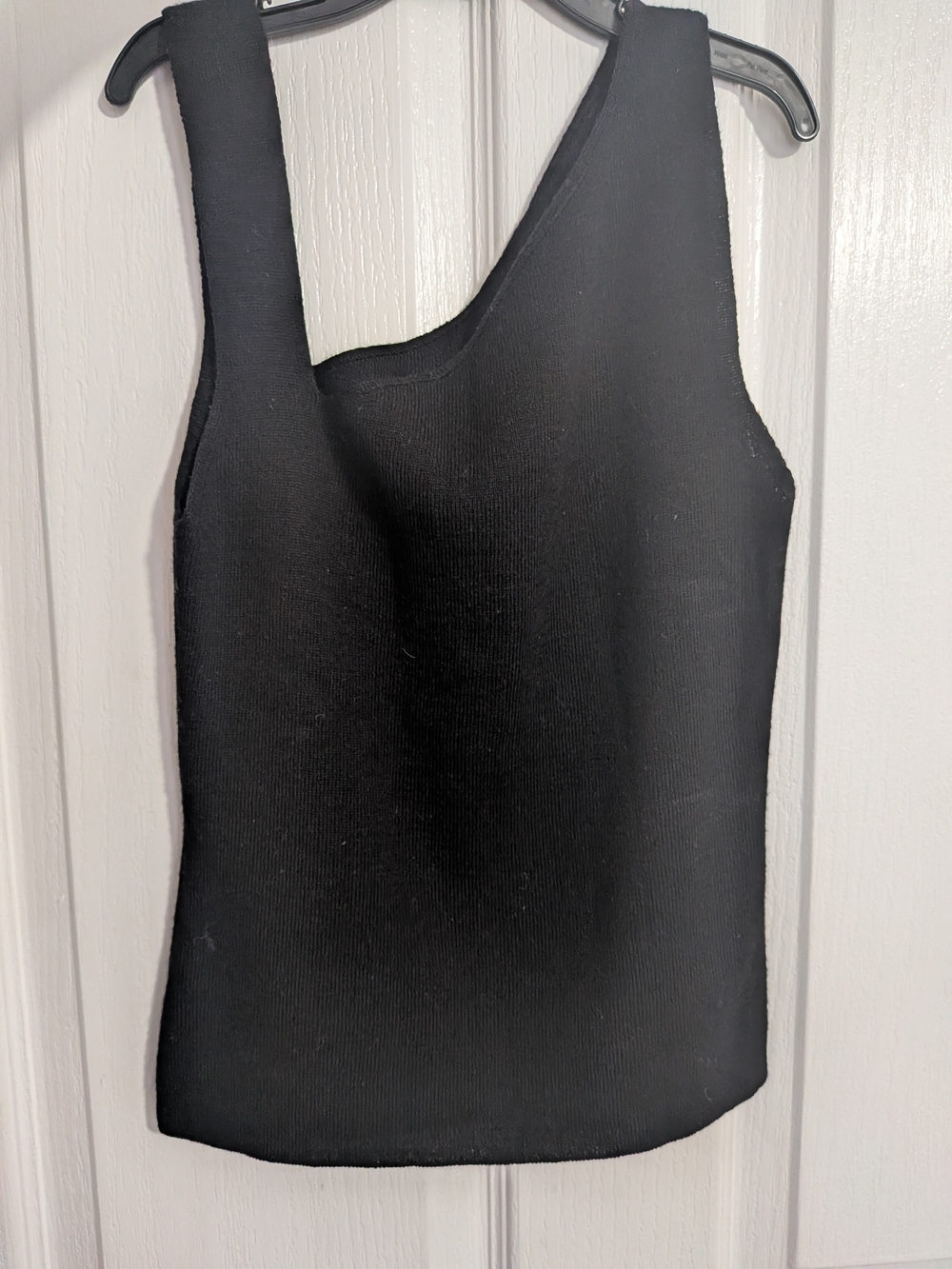 Black Asymmetric Tank Top - Modern Women's Sleeveless Top